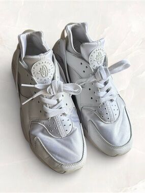 Nike Air Huarache Men's size 10 White